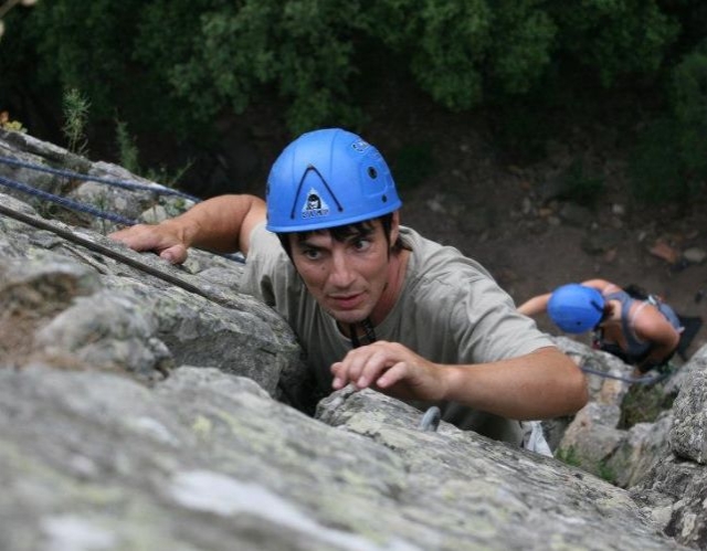  Escalada en el acantilado de Landeyran 